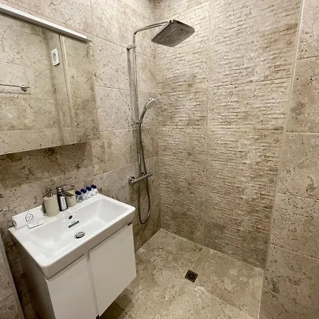 2br Escape *